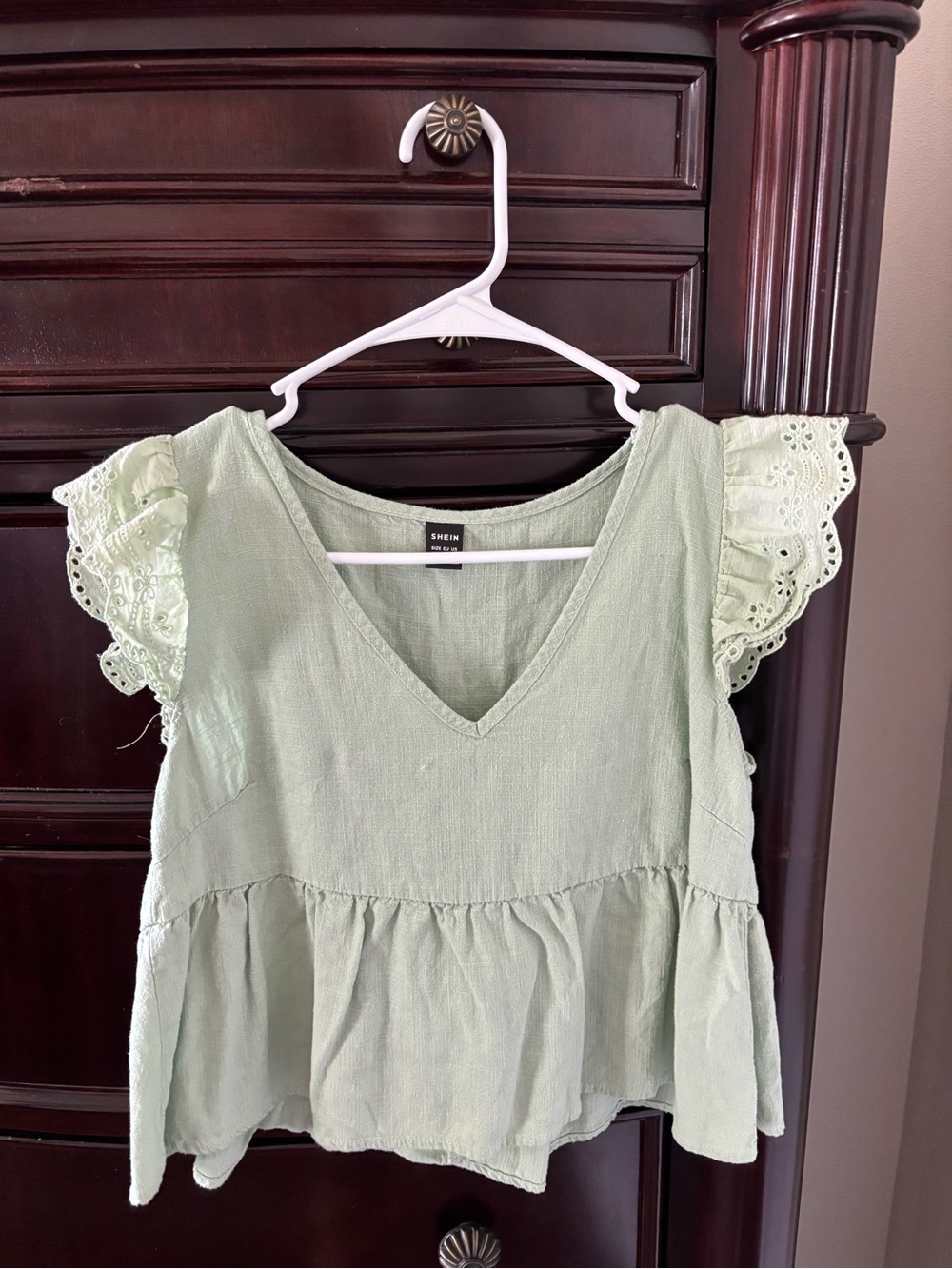 SHEIN Light Sage Eyelet Flutter Sleeve Peplum Blouse